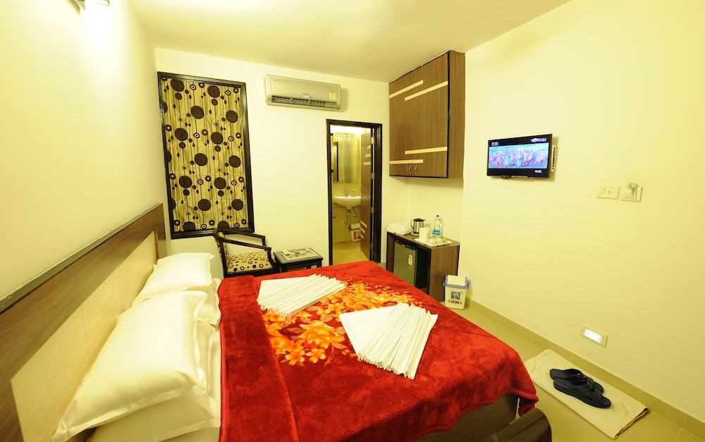 Hotel HKJ Residency in Amritsar, India