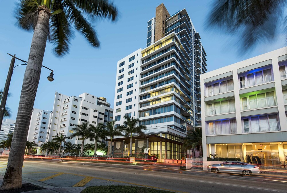 Dharma Home Suites Miami at Monte Carlo