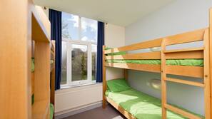 Free cribs/infant beds, wheelchair access