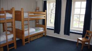 Free cots/infant beds, wheelchair access