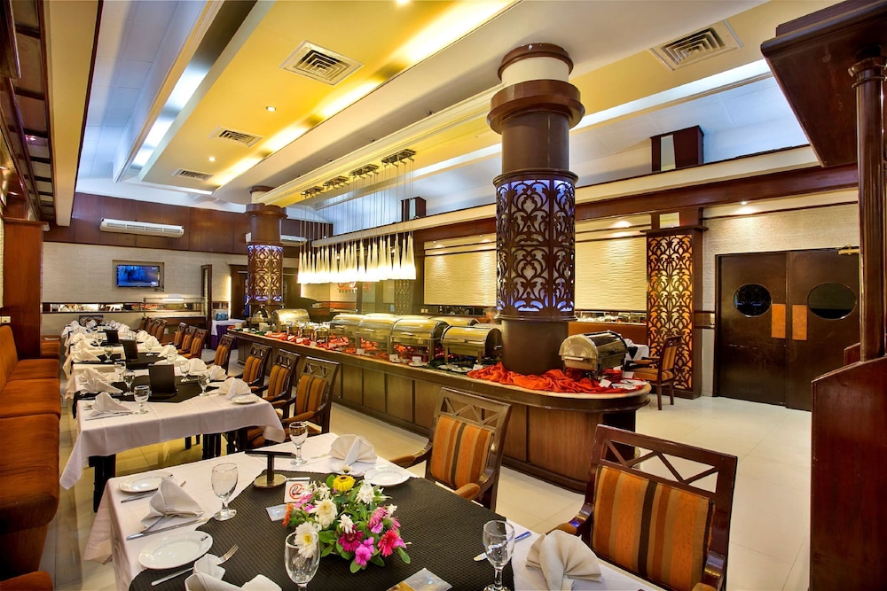 Restaurant, Hotel Agrabad