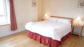 3 bedrooms, iron/ironing board, free cots/infant beds, free WiFi