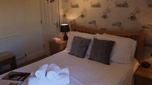 Cots/infant beds, free WiFi