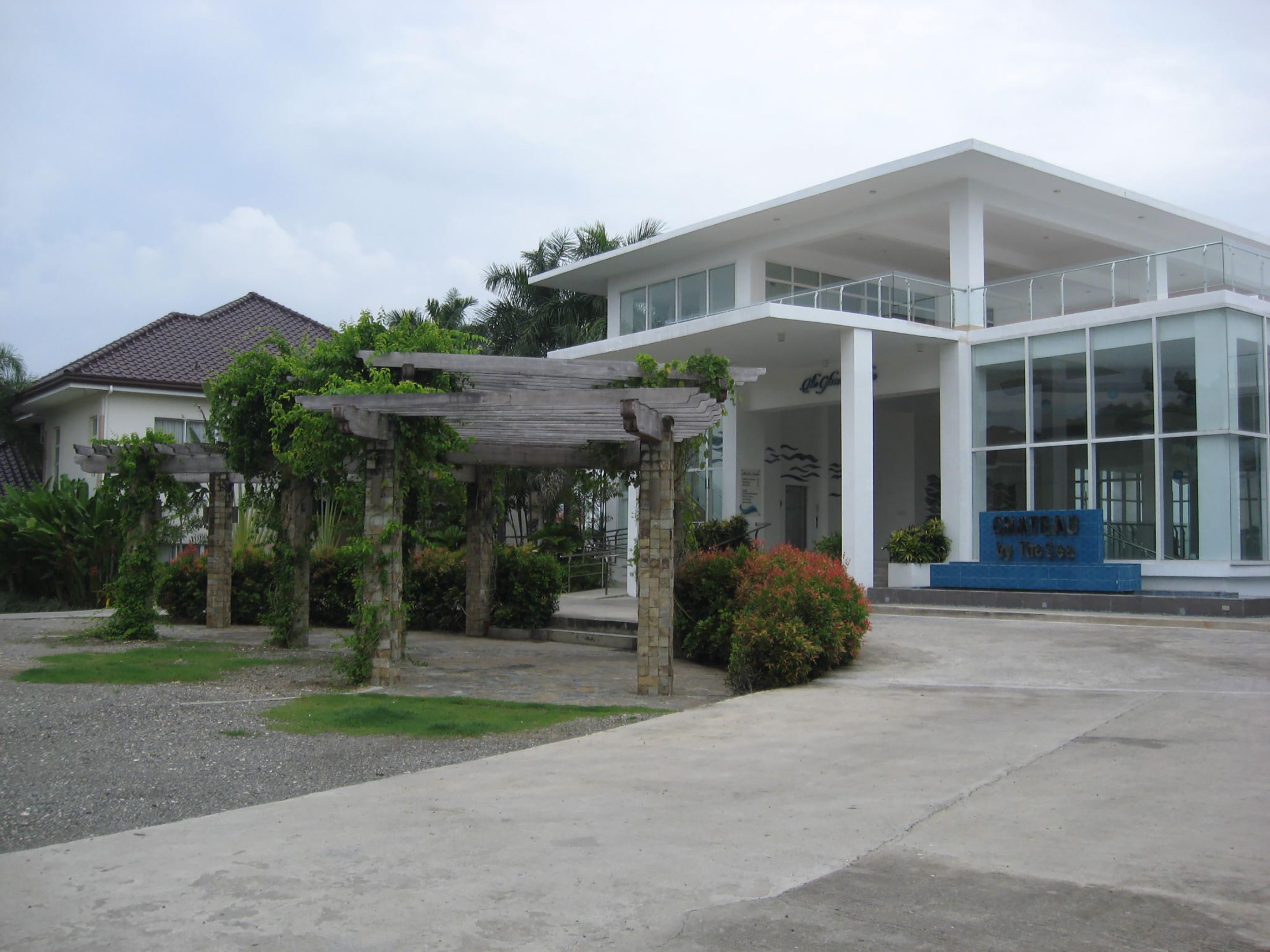 Chateau By The Sea In Lapu Lapu Philippines Expedia
