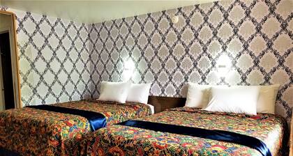 Town House Motor Inn