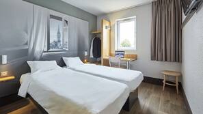 Premium bedding, free WiFi, wheelchair access