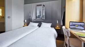 Premium bedding, free WiFi, wheelchair access