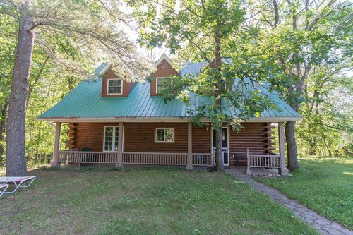 Check Expedia for Availability of Fifth Lake Cottages