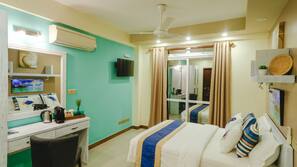 In-room safe, desk, iron/ironing board, free WiFi