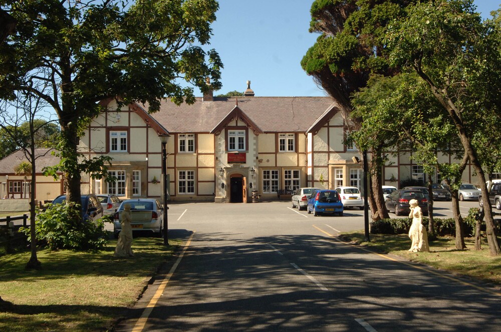Lyons Nant Hall Hotel Prestatyn 2018 Reviews Booking Property Grounds Featured Image