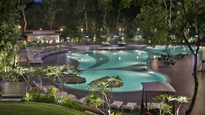 3 outdoor pools