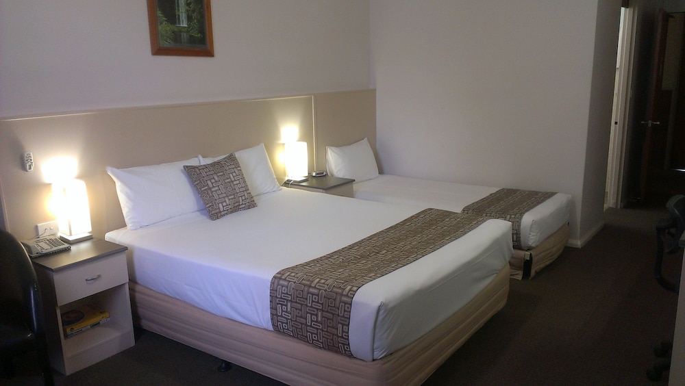Lindy Lodge Motel