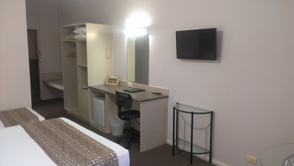 Lindy Lodge Motel