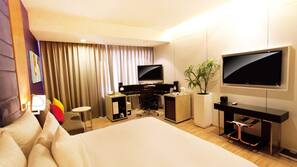 LED TV, DVD player