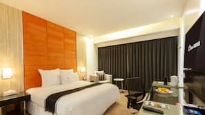 Minibar, desk, free WiFi, linens