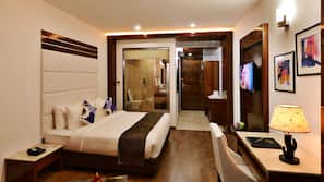 Minibar, desk, iron/ironing board, cots/infant beds