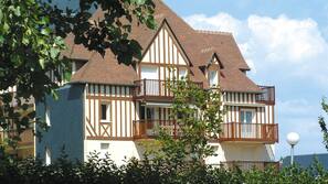 Façade de l’établissement