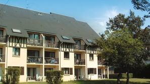 Façade de l’établissement