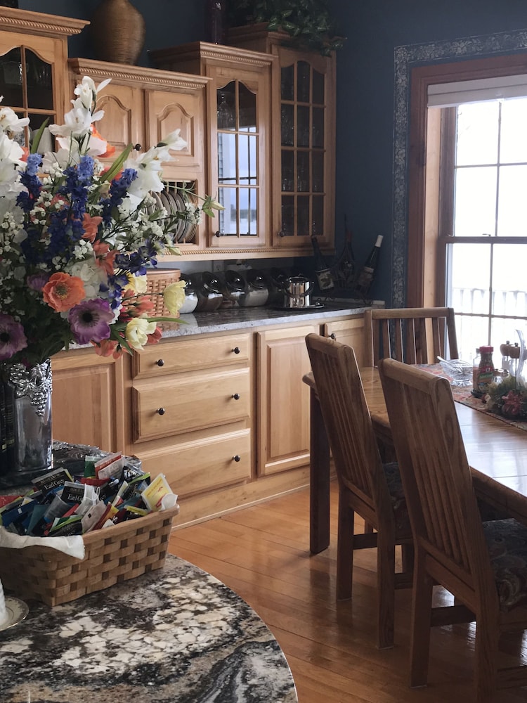 Room Deals for Torch Lake Bed & Breakfast, Central Lake starting at