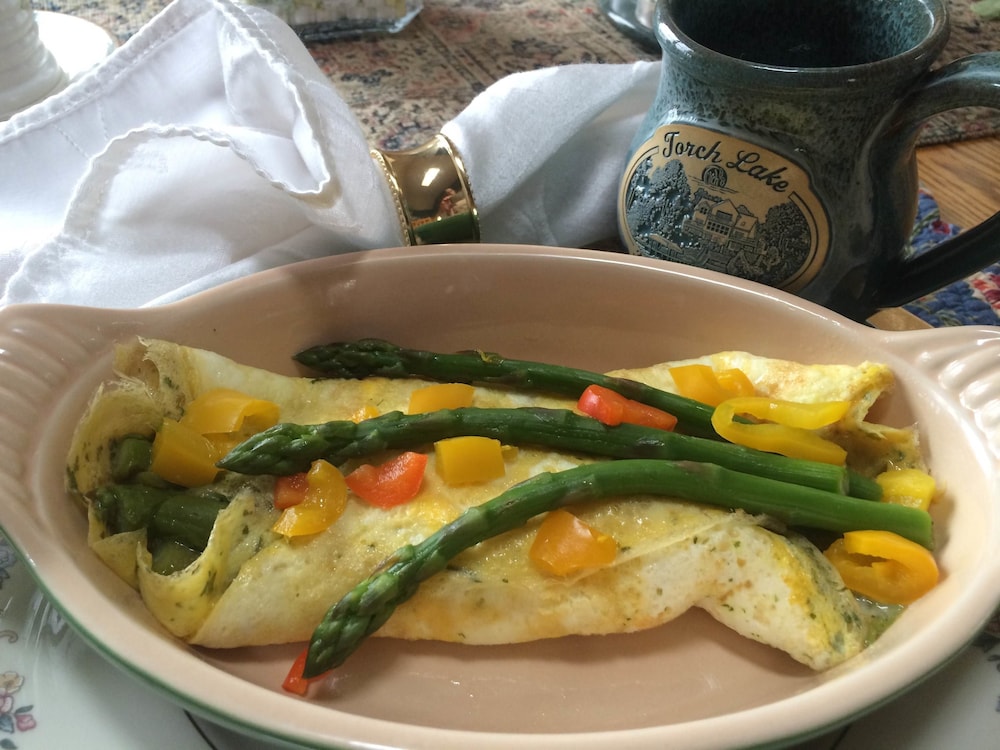 Torch Lake Bed & Breakfast in Traverse City Best Rates & Deals on Orbitz