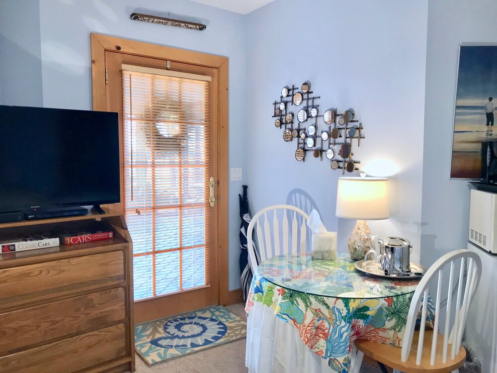 Room Deals for Torch Lake Bed & Breakfast, Central Lake starting at