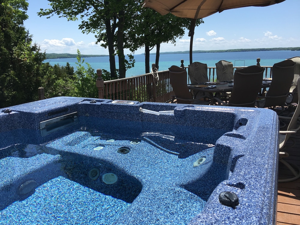 Torch Lake Bed & Breakfast in Traverse City Best Rates & Deals on Orbitz
