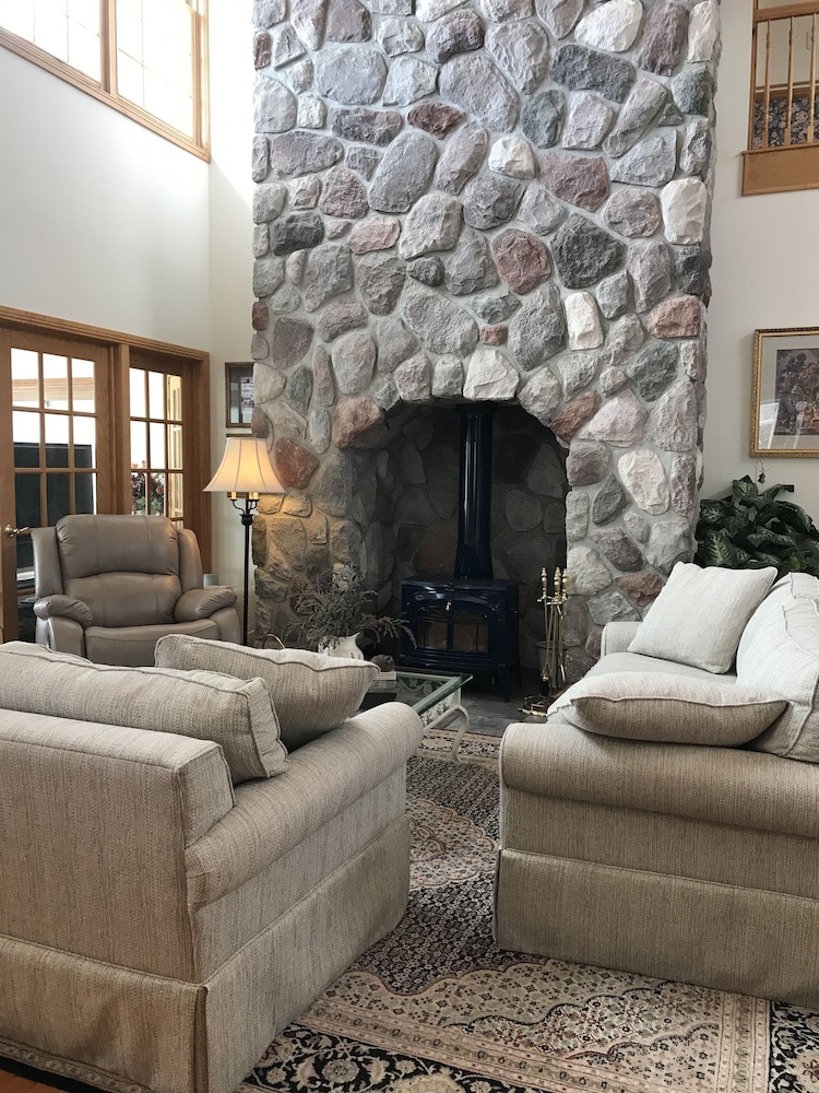 Room Deals for Torch Lake Bed & Breakfast, Central Lake starting at