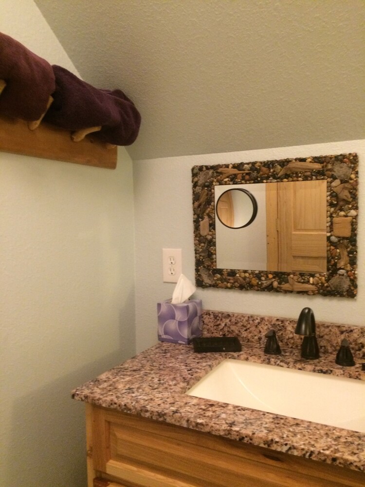 Room Deals for Torch Lake Bed & Breakfast, Central Lake starting at