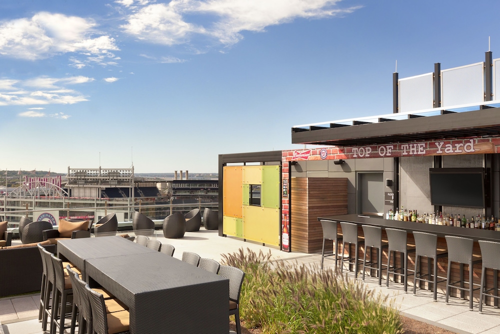 Hampton Inn & Suites Washington DC - Navy Yard Hotel