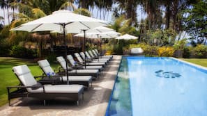 Outdoor pool, pool umbrellas, sun loungers