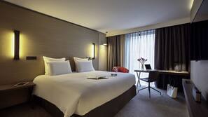 Minibar, in-room safe, individually furnished, desk
