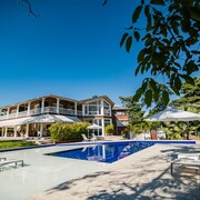 hoteles con piscina en armenia reserva