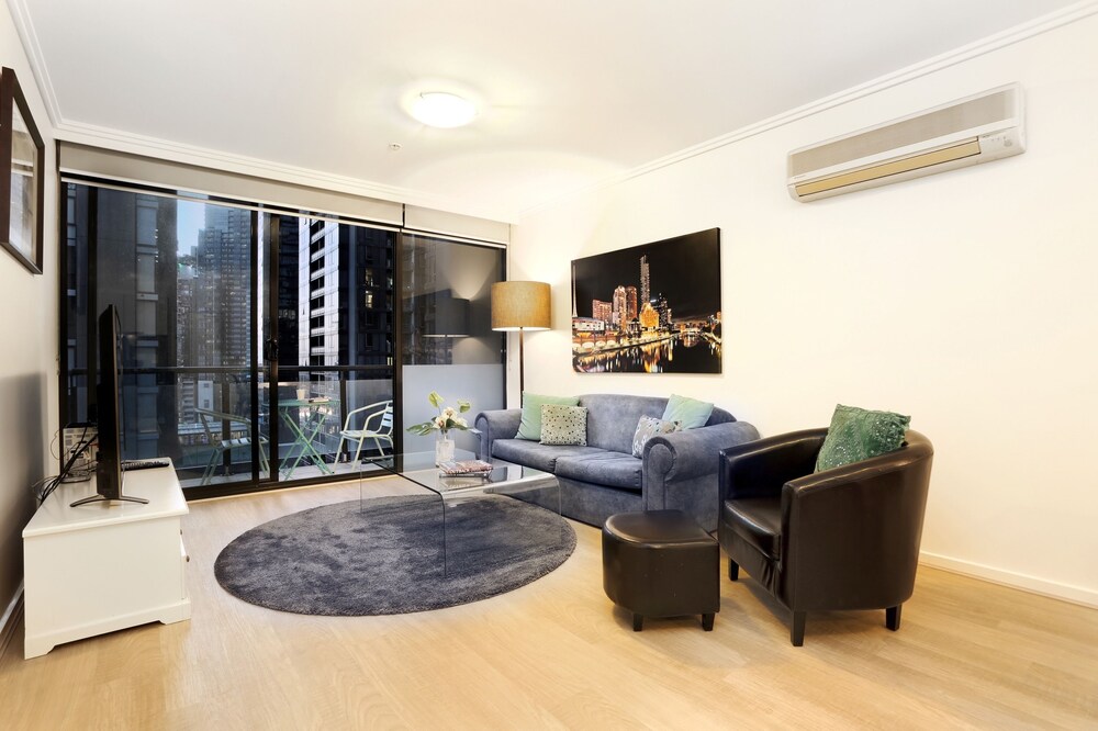 Bayviews Apartment