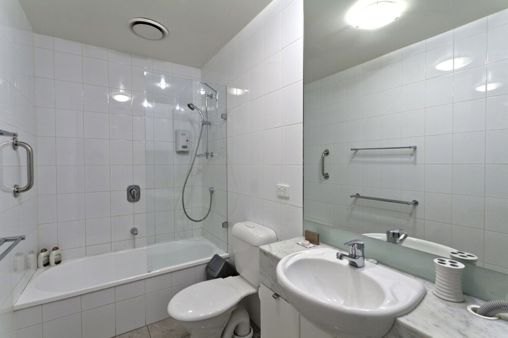 Bayviews Apartment