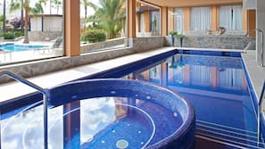 Indoor pool, 2 outdoor pools, pool loungers