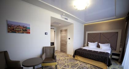 Exclusive Hotel & More