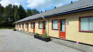 Med varierende dekoration, med varierende møblement