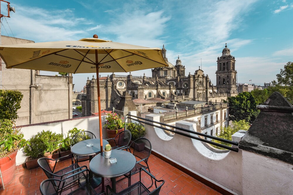 Shared kitchen, Hostel Mundo Joven Catedral