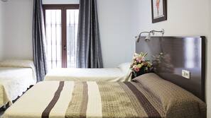 Escritorio, wifi gratis, ropa de cama