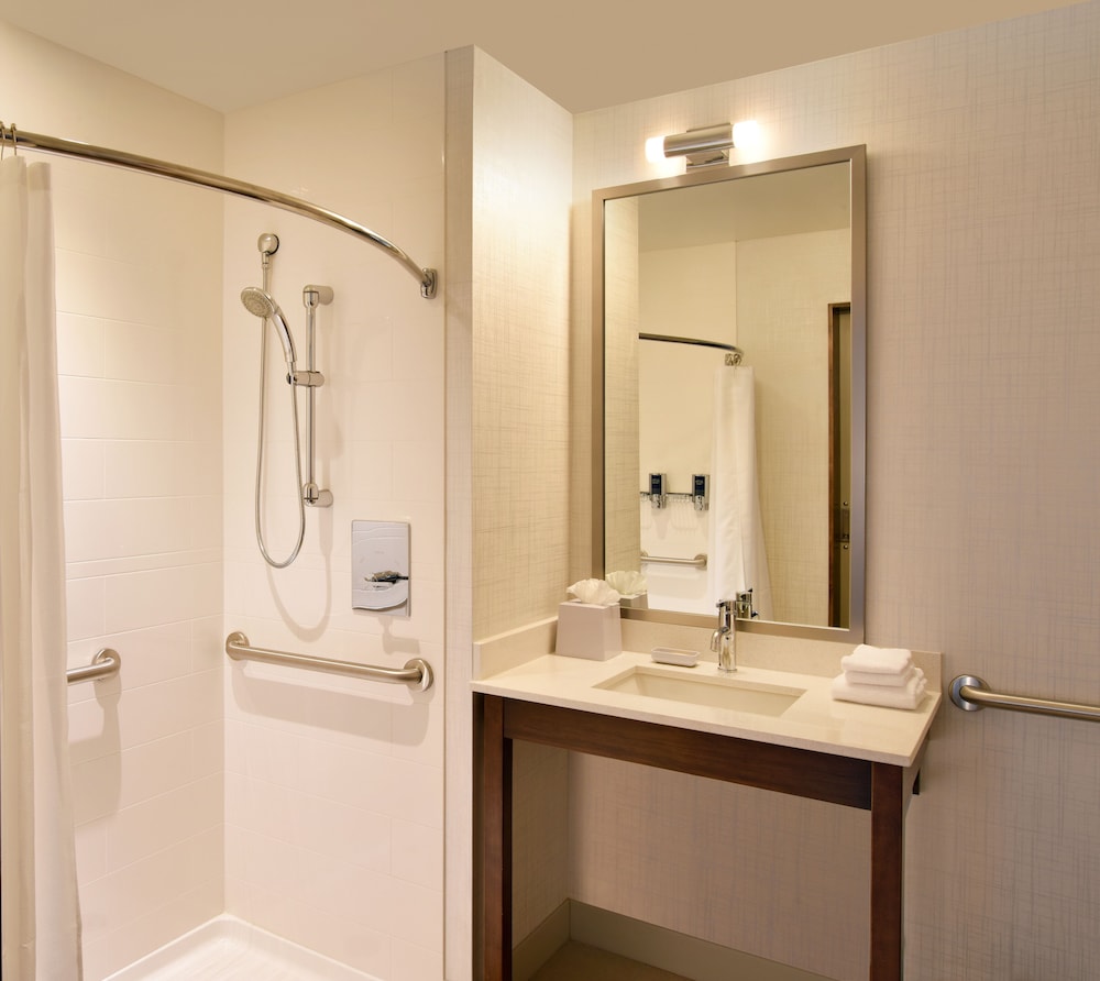 Bathroom, Four Points by Sheraton Coral Gables