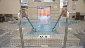Bain à remous intérieur
