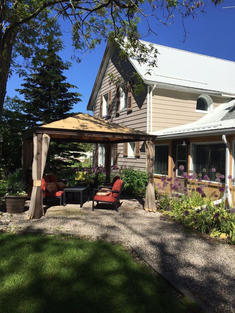 Prince Edward County Hotel Deals Prince Edward County Hotel Deals
