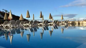 2 piscinas al aire libre