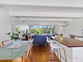 Bayside st johns close apartments australia
