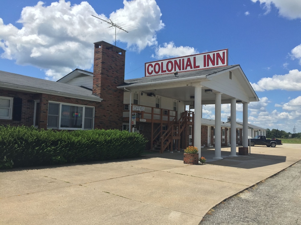 Colonial Inn in Warrenton | Best Rates & Deals on Orbitz