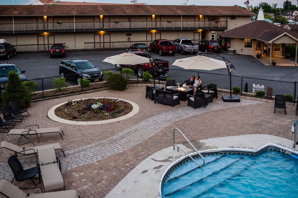 Capt. Thomson's Resort in Alexandria Bay Best Rates & Deals on Orbitz