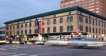 11th Avenue Hostel