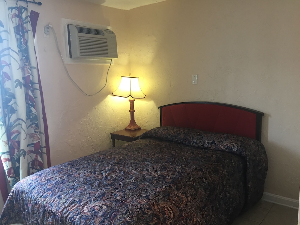 Fountainbleau Inn 2018 Room Prices Deals Reviews Expedia Hotel Entrance Featured Image Guestroom