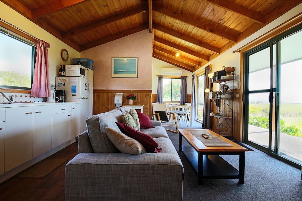 Buln Buln Cabins Deals & Reviews (Yanakie, AUS) Wotif