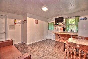 Robins Roost Cabins Reviews Photos Rates Ebookers Com